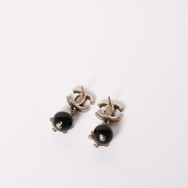 CHANEL Coco Mark Swing Ball Earrings 05C Engraved Coco Mark Resin Rhinestone Black Silver Weight 9.65g Good Condition Used 4c061154