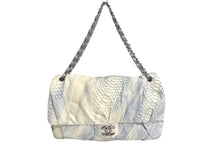 Load image into Gallery viewer, 極美品 CHANEL シャネル デカココ ショルダーバッグ ラージ 13番台 レザー イタリア製 ブルー ホワイト 中古 4c062896