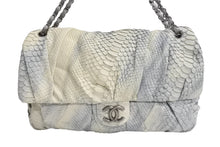 Load image into Gallery viewer, 極美品 CHANEL シャネル デカココ ショルダーバッグ ラージ 13番台 レザー イタリア製 ブルー ホワイト 中古 4c062896