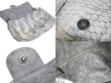 Load image into Gallery viewer, 極美品 CHANEL シャネル デカココ ショルダーバッグ ラージ 13番台 レザー イタリア製 ブルー ホワイト 中古 4c062896