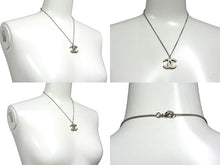 Load image into Gallery viewer, CHANEL シャネル ココマークネックレス リバーシブル 09A刻印 重量約9.8 シルバー ラインストーン ラメ メタル 美品 中古 4c063074