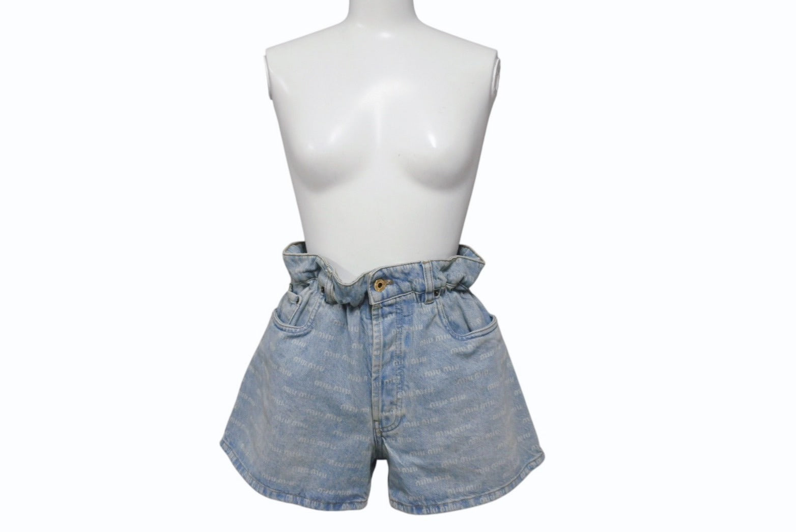 miumiu スパンコール デニム ショートパンツ ダメージ加工 サイズ25 miumiu スパンコール デニム ショートパンツ ダメージ加工 サイズ25