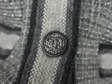 Load image into Gallery viewer, 極美品 CHANEL シャネル カーディガン P46773K05936 サイズ38 ココマークボタン ウール カシミヤ グレー 中古 4c066320