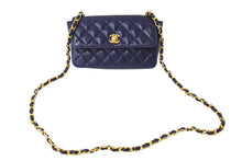 画像をギャラリービューアに読み込む, CHANEL シャネル マトラッセ19 ミニショルダーバッグ ココマーク 1番台 ラムスキン ネイビー ゴールド金具 美品 中古 4c066994
