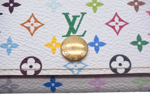 Load image into Gallery viewer, LouisVuitton ルイヴィトン マルチカラー キーケース 4連 M93731 PVCコーティングキャンバス ホワイト ピンク 美品 中古 4c067026