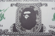 Load image into Gallery viewer, 新品未使用 A BATHING APE アベイシングエイプ ポーチ BANKNOTE グリーン MN0508_1K80190305 中古 4c067086