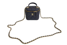 画像をギャラリービューアに読み込む, 極美品 CHANEL シャネル チェーンミニバニティバッグ AP2198B08645NJ320 ココマーク ランダム番台 ネイビー ラムスキン 中古 4c067128