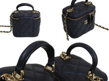 画像をギャラリービューアに読み込む, 極美品 CHANEL シャネル チェーンミニバニティバッグ AP2198B08645NJ320 ココマーク ランダム番台 ネイビー ラムスキン 中古 4c067128