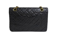 画像をギャラリービューアに読み込む, CHANEL シャネル マトラッセ 25 ショルダーバッグ ダブルフラップ 2番台 ラムスキン ブラック ゴールド 美品 中古 4c067149