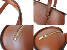 Load image into Gallery viewer, 極美品 LOUIS VUITTON ルイヴィトン スフロ ハンドバッグ 筒型 M52223 ケニアブラウン エピレザー ゴールド金具 中古 4c067156