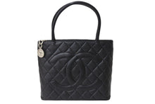 画像をギャラリービューアに読み込む, 極美品 CHANEL シャネル 1804 復刻トートバッグ ハンドバッグ 7番台 グレインドカーフスキン ブラック シルバー金具 中古 4c067160