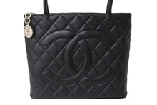 画像をギャラリービューアに読み込む, 極美品 CHANEL シャネル 1804 復刻トートバッグ ハンドバッグ 7番台 グレインドカーフスキン ブラック シルバー金具 中古 4c067160