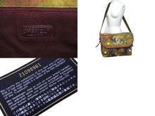 画像をギャラリービューアに読み込む, 極美品 CHANEL シャネル エンブロイダリー メッセンジャーバッグ 21番台 グラフィティ カーキ ココマーク A92790 中古 4c067174