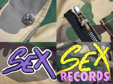 画像をギャラリービューアに読み込む, 極美品 CHROMEHEARTS クロムハーツ MATTYBOY SexRecords ボンバージャケット ダガーファスナー クロスボタン サイズM 中古 4c067405
