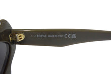 画像をギャラリービューアに読み込む, 新品未使用 LOEWE ロエベ サングラス サイドロゴ LW40109U サイズ52▫︎18 140 イタリア製 ゴールド金具 カーキ 中古 4c067430