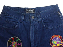 Load image into Gallery viewer, VERSACE JEANS COUTURE ヴェルサーチ ジーンズクチュール デニムパンツ ロゴ ワッペン メデューサ ブルー 美品 中古 4c067465