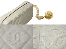 画像をギャラリービューアに読み込む, CHANEL シャネル ショルダーバッグ 2番台 ココマーク ココボール ホワイト キャビアスキン ゴールド金具 美品 中古 4c067493cc