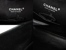 Load image into Gallery viewer, CHANEL シャネル マトラッセ キャビアスキン チェーンショルダーバッグ 13番台 シルバー金具 ブラック 美品 中古 4c067497cc