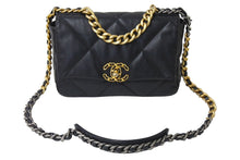 Load image into Gallery viewer, 極美品 CHANEL シャネル19 2WAYシングルフラップマトラッセチェーンショルダーバッグ 30番台 ラムスキン ブラック ゴールド 中古 4c067499