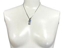 Load image into Gallery viewer, 極美品 Christian Dior クリスチャンディオール トロッター プレート ネックレス ブルー メタル シルバー金具 10.8g ロゴ アクセサリー ジュエリー 中古 4c067547