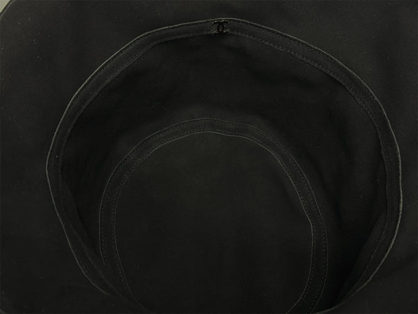 New Unused 2024 CHANEL Bucket Hat Reversible Mouton Hat Coco Mark Made in Italy Black Used 4c067586