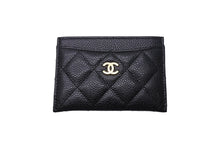 Load image into Gallery viewer, 極美品 CHANEL シャネル カードケース ココマーク キャビアスキン 22番台 ブラック ゴールド金具 中古 4c067606