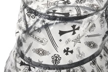画像をギャラリービューアに読み込む, 極美品 CHROME HEARTS クロムハーツ バケットハット サイズM/L ブラック クリア ビニール 総柄 ロゴ プリント 中古 4c067618