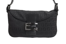 画像をギャラリービューアに読み込む, FENDI フェンディ ズッキーノ柄 ワンショルダーバッグ ハンドバッグ キャンバス ブラック シルバー金具 美品 中古 4c067655