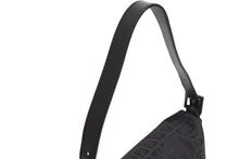 画像をギャラリービューアに読み込む, FENDI フェンディ ズッキーノ柄 ワンショルダーバッグ ハンドバッグ キャンバス ブラック シルバー金具 美品 中古 4c067655