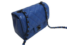 画像をギャラリービューアに読み込む, CHANEL シャネル ミニマトラッセ 17 シングルフラップ チェーン ショルダーバッグ 24番台 ブルー レザー ブラック金具 美品 中古 4c067684