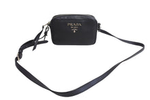 Load image into Gallery viewer, 極美品 PRADA プラダ ショルダーバッグ 1BH096 斜め掛けバッグ ブラック レザー シルバー金具 中古 4c067687