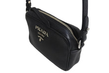 Load image into Gallery viewer, 極美品 PRADA プラダ ショルダーバッグ 1BH096 斜め掛けバッグ ブラック レザー シルバー金具 中古 4c067687