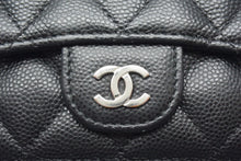 画像をギャラリービューアに読み込む, CHANEL シャネル クラシック スモール フラップ ウォレット 三つ折り財布 31番台 キャビアスキン ブラック 美品 中古 4c067745