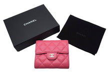 画像をギャラリービューアに読み込む, CHANEL シャネル 二つ折り財布 29番台 キャビアスキン ココマーク キルティング ピンク ゴールド金具 美品 中古 4c067787