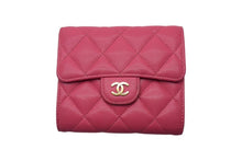 画像をギャラリービューアに読み込む, CHANEL シャネル 二つ折り財布 29番台 キャビアスキン ココマーク キルティング ピンク ゴールド金具 美品 中古 4c067787