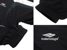 Load image into Gallery viewer, 極美品 BALENCIAGA バレンシアガ トラックジャケット 23SS 725276 イタリア製 ナイロン ブラック グリーン サイズ2 中古 4c067874