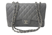 Load image into Gallery viewer, 新品同様 CHANEL シャネル デカマトラッセ シングルフラップ ショルダーバッグ 13番台 キャビアスキン グレー シルバー金具 中古 4c067910