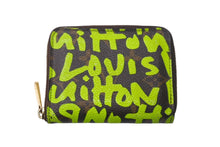 Load image into Gallery viewer, LOUIS VUITTON ルイヴィトン ジッピーコインパース コインケース M93709 モノグラム グラフィティ PVC ブラウン グリーン 美品 中古 4c067954