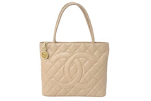 画像をギャラリービューアに読み込む, CHANEL シャネル 復刻トート 8番台 ハンドバッグ ココマーク キャビアスキン ベージュ シルバー金具 美品 中古 4c068035