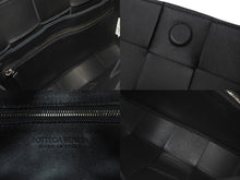 Load image into Gallery viewer, BottegaVeneta ボッテガヴェネタ カセット イントレチャート ショルダーバッグ クラシック カーフスキン シルバー 美品 中古 4c068064