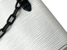 Load image into Gallery viewer, LOUIS VUITTON ルイヴィトン フォンボックス ショルダーバッグ M68791 エピ カーフ ホワイト ブラック 美品 中古 4b007376