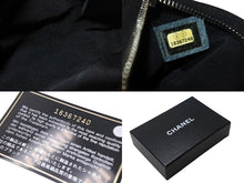 画像をギャラリービューアに読み込む, CHANEL シャネル コインケース ココマーク ロゴ 16番台 スペイン製 エナメル ブラック シルバー金具 美品 中古 4c068182