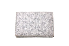 Load image into Gallery viewer, GOYARD ゴヤール マルゼルブ カードケース パスケース MALESHPMLTY50CL50X ホワイト イエロー ヘリンボーン 美品 中古 4c068210