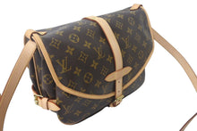 Load image into Gallery viewer, 極美品 LOUIS VUITTON ルイヴィトン ソミュール30 ショルダーバッグ ブラウン モノグラム ロゴ 斜めがけ M42256 中古 4c068315