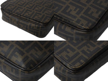 画像をギャラリービューアに読み込む, FENDI フェンディ ズッカ柄 ショルダーバッグ 7VA215/B0W イタリア製 PVC ブラウン ブラック シルバー金具 美品 中古 4c068324