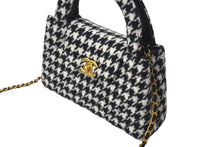 画像をギャラリービューアに読み込む, 極美品 CHANEL シャネル ミニハンドバッグ ショルダーバッグ 千鳥 ブラック/ホワイト ランダムシリアル AS4416 中古 4c068345