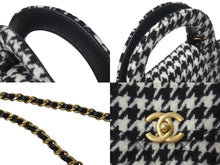 画像をギャラリービューアに読み込む, 極美品 CHANEL シャネル ミニハンドバッグ ショルダーバッグ 千鳥 ブラック/ホワイト ランダムシリアル AS4416 中古 4c068345