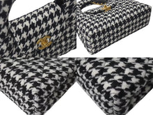 画像をギャラリービューアに読み込む, 極美品 CHANEL シャネル ミニハンドバッグ ショルダーバッグ 千鳥 ブラック/ホワイト ランダムシリアル AS4416 中古 4c068345