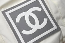 画像をギャラリービューアに読み込む, CHANEL シャネル スポーツライン ココマーク ニット帽 ジェニー愛用 ホワイト ベージュ サイズM 美品 中古 4c068370