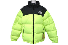 Load image into Gallery viewer, 極美品 THE NORTH FACE ザノースフェイス ヌプシ ダウンジャケット イエローグリーン 海外限定 721221 中古 4c068391